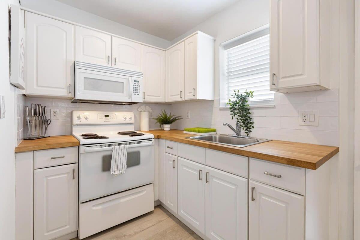 Dreamy 1-Bedroom Apt Walking Distance To Las Olas Fort Lauderdale Exterior photo